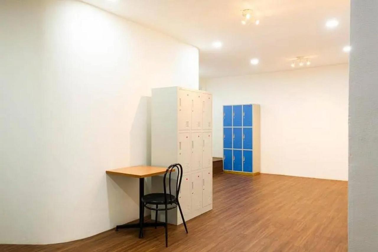 Reddoorz Hostel Near Taman Puring Jakarta Exterior photo